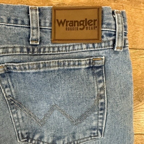 Wrangler Other - Wrangler Rugged Wear Jeans‎ Mens 42x30 Light Wash Denim Pants Casual